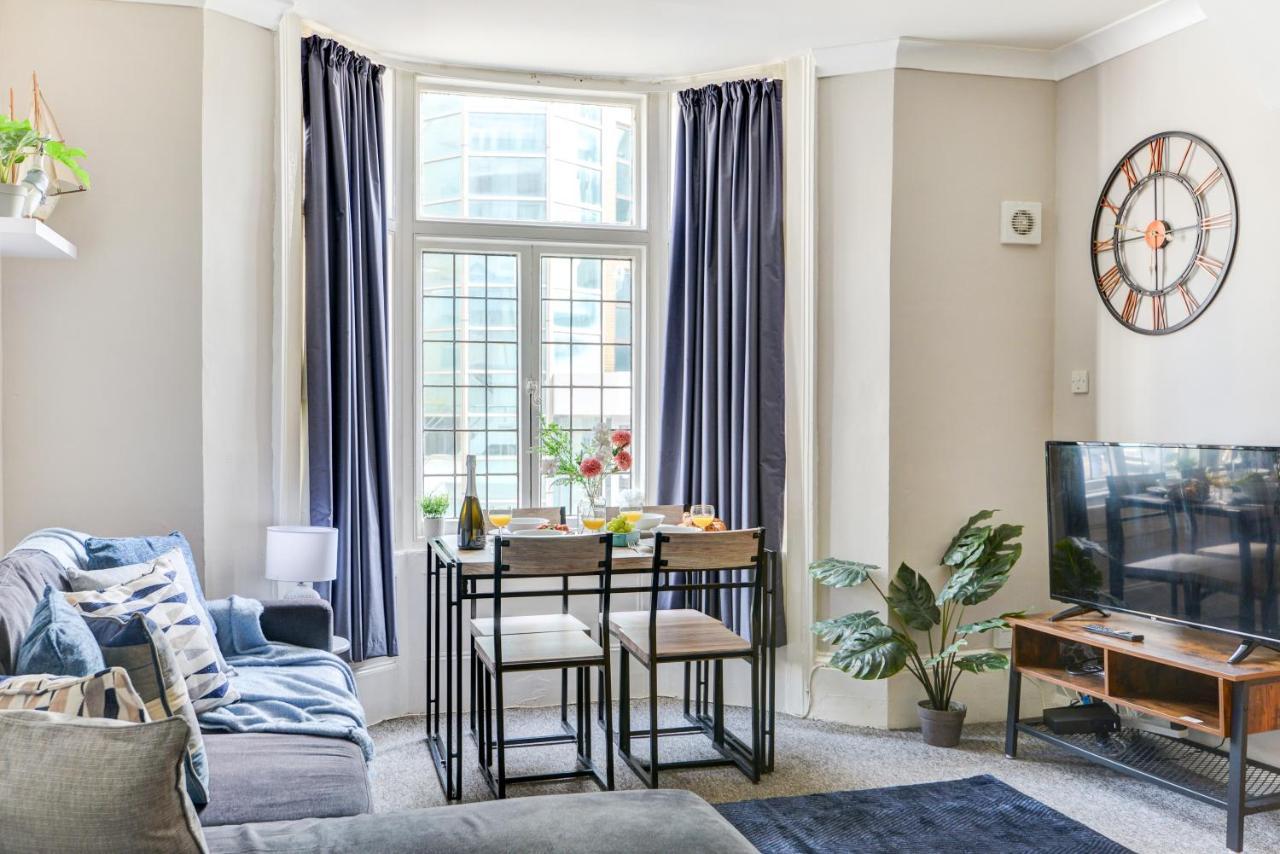 2 Bedroom Apartment - Queens Square Flat 1 Hove Exteriér fotografie