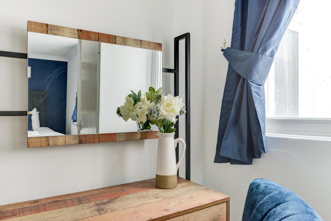 2 Bedroom Apartment - Queens Square Flat 1 Hove Exteriér fotografie