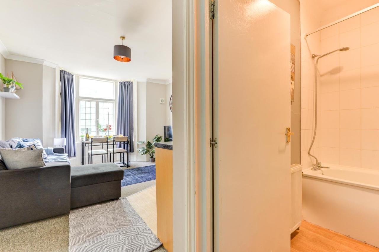 2 Bedroom Apartment - Queens Square Flat 1 Hove Exteriér fotografie